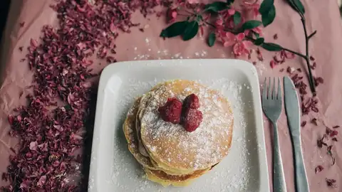 Pancakes with raspberries